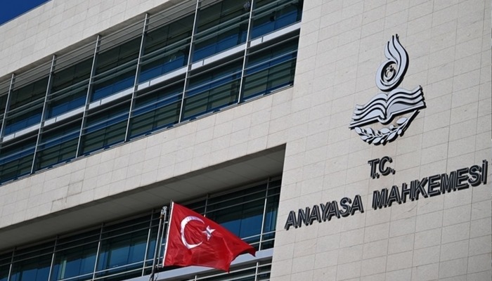 Y&uuml;z binlerce iş&ccedil;iye m&uuml;jde! AYM tayin engelini kaldırdı