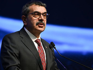 Milli Eğitim Bakanı Tekin'den 'Ara tatiller kalkıyor' iddialarına yanıt