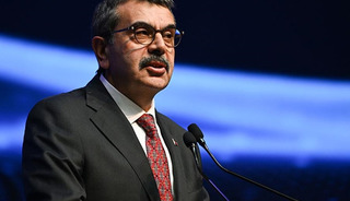 Bakan Tekin'den 'Ara tatiller kalkıyor' iddialarına yanıt