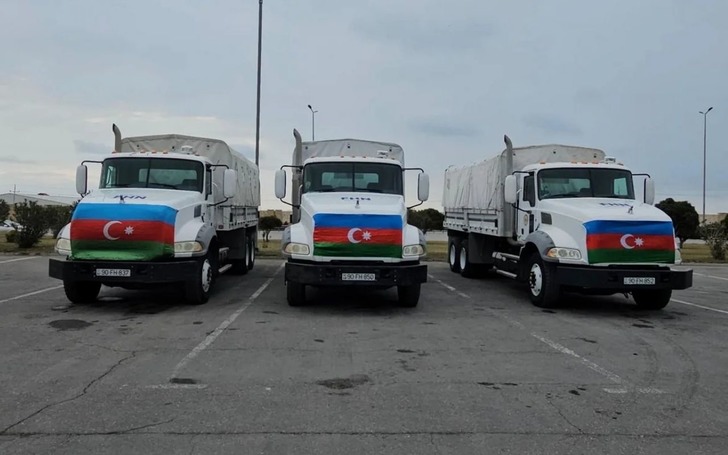Azerbaycan İran'a insani yardım g&ouml;nderdi