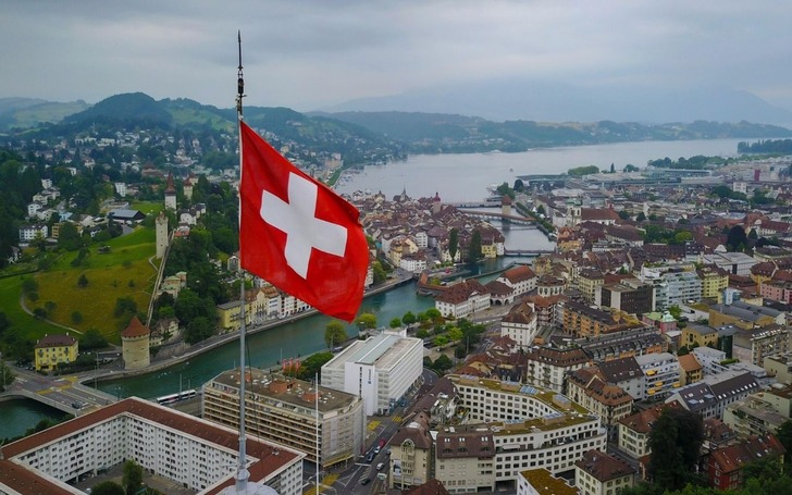 İsvi&ccedil;re'den İran adımı! B&uuml;y&uuml;kel&ccedil;iliğini ge&ccedil;ici olarak kapatacak