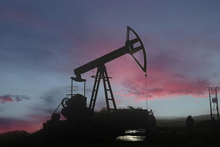 İEA'nın tarihi kararı! İngiltere, stratejik rezervlerinden 13,5 milyon varili kullanıma sunacak