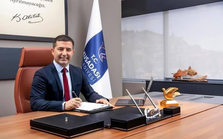 Kuşadası&rsquo;nda hareketli sabah: Belediye Başkanı &Ouml;mer G&uuml;nel g&ouml;zaltına alındı