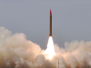 G&uuml;ney Kore ve Japonya, Kuzey Kore'nin balistik f&uuml;ze fırlattığını bildirdi