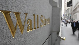 Savaş ortamında Wall Street'te satış baskısı hakim oldu