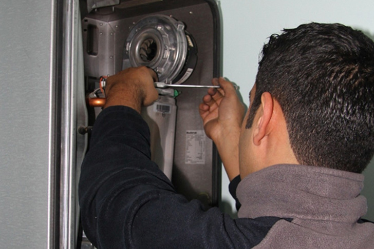 Eskiden &uuml;cretsizdi, şimdi bedeli binlerce liraya &ccedil;ıkıyor! Servislerde g&ouml;r&uuml;lmemiş uygulama