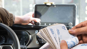 Bakanlık a&ccedil;ıkladı! Ara&ccedil;larda multimedya ekran cezası durduruldu