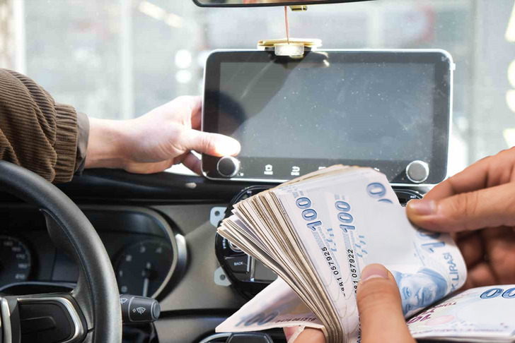 Bakanlık a&ccedil;ıkladı! Ara&ccedil;larda multimedya ekran cezası durduruldu