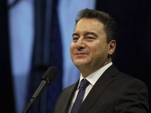 Ali Babacan: "Enflasyonun y&uuml;zde 20'nin altına inmesi artık hayal"