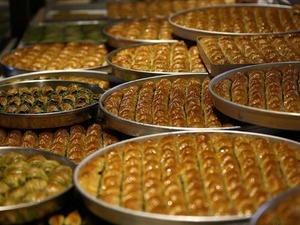 Bayram mesaisi başladı! Baklava fiyatı cep yakıyor: Dilimi 80 TL