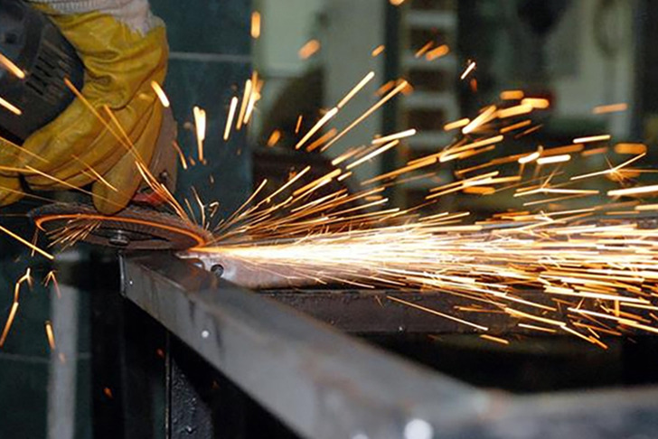 ABD'de sanayi &uuml;retimi ge&ccedil;en ay beklentileri aştı