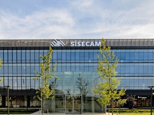 Şişecam 315 milyon euroluk d&uuml;z cam tesisini tamamladı