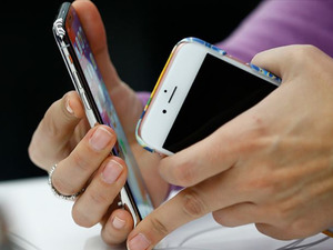 Yurt dışından cep telefonu getirme &uuml;creti değişti mi? Maktu &uuml;creti ne kadar? 2026 kararı belli oldu