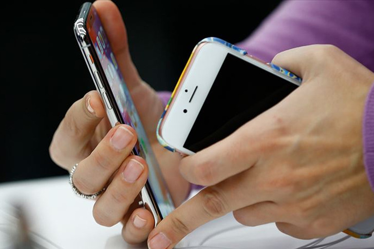 Yurt dışından cep telefonu getirme &uuml;creti değişti mi? Maktu &uuml;creti ne kadar? 2026 kararı belli oldu