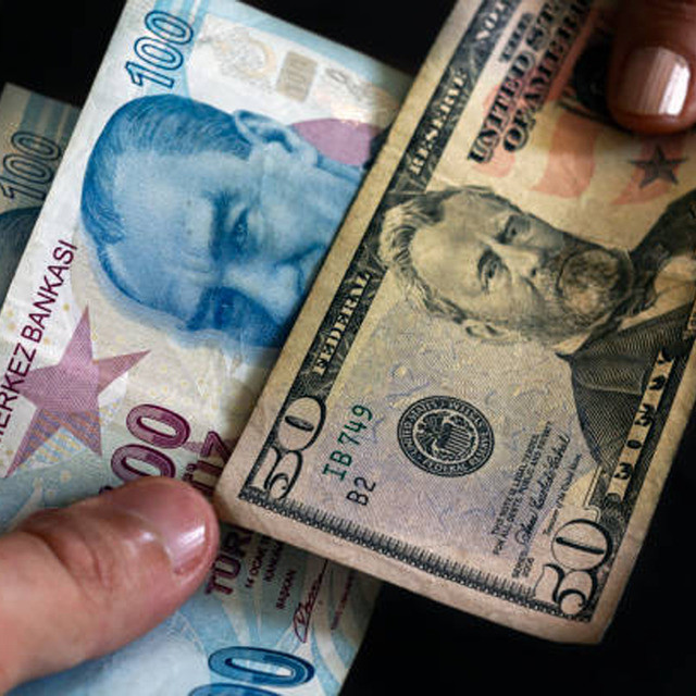 Dolar karşısında tek kazanan oldu! T&uuml;rk Lirası rakiplerine fark attı
