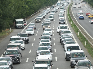 Aman dikkat! 2 bin TL'den başlıyor, 30 bin TL'ye kadar &ccedil;ıkıyor... İşte 2026 bayram trafiği yeni hız limitleri ve ceza tarifesi