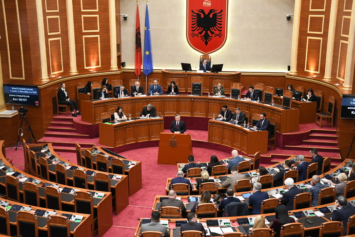 Arnavutluk'tan İran'a "ter&ouml;r&uuml; destekleyen devlet" kararı