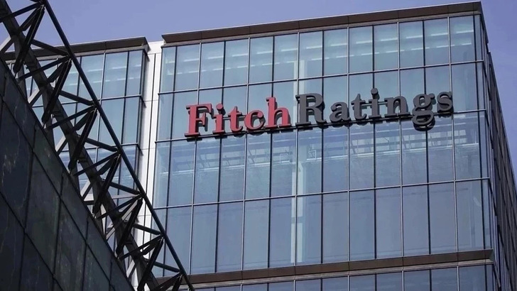 Fitch dolar i&ccedil;in g&uuml;ncel tahminini a&ccedil;ıkladı: &ldquo;Yıl sonu 50 TL seviyesi&rdquo;