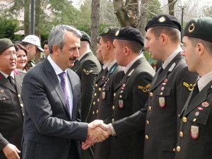 Avrupa'ya a&ccedil;ılan sınır kapılarında bayram tedbirleri