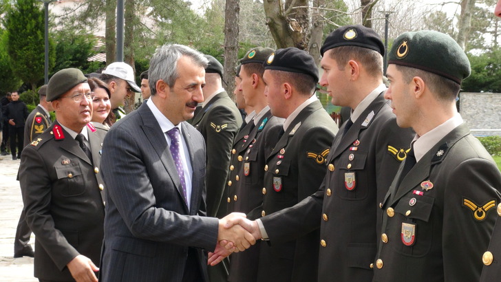 Avrupa'ya a&ccedil;ılan sınır kapılarında bayram tedbirleri