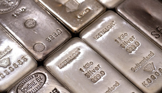 &Ccedil;in 2 Ayda 600 Ton G&uuml;m&uuml;ş İthal Etti! G&uuml;m&uuml;ş Fiyatlarına Etkisi Nasıl Olur?