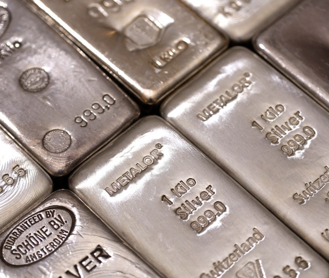 &Ccedil;in 2 Ayda 600 Ton G&uuml;m&uuml;ş İthal Etti! G&uuml;m&uuml;ş Fiyatlarına Etkisi Nasıl Olur?