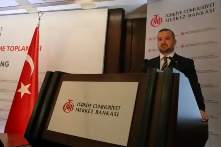 Uzman İsim A&ccedil;ıkladı: &ldquo;Merkez Bankası Acil Olarak Haftaya Faizleri Y&uuml;kseltmeli&rdquo;