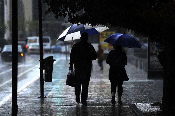 Yağışlar etkisini artırıyor! 10 il i&ccedil;in sarı kodlu uyarı yapıldı