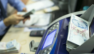 Son 1 haftada en &ccedil;ok nakit girişi ve &ccedil;ıkışı olan fonlar