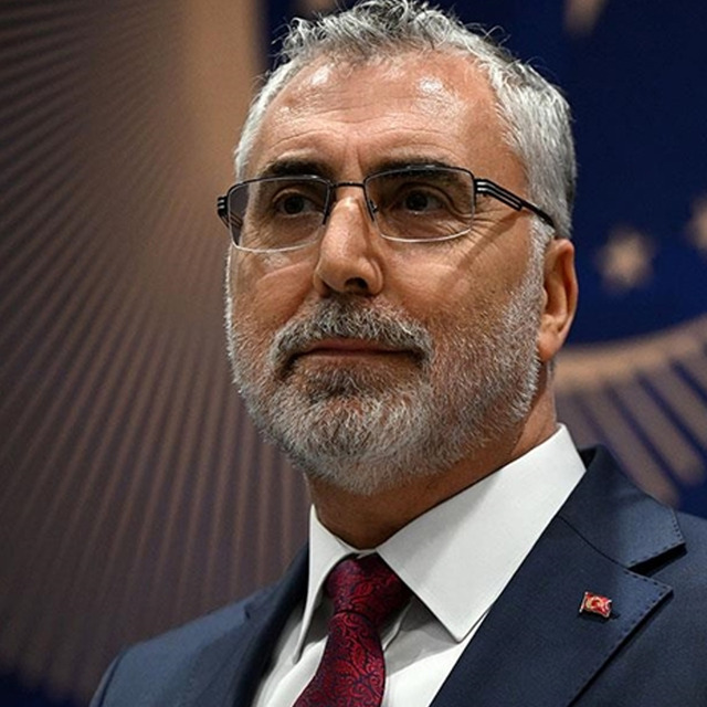 S&uuml;re&ccedil; sil baştan değişti! Bakan Işıkhan a&ccedil;ıkladı: 1 milyar TL tasarruf sağlandı