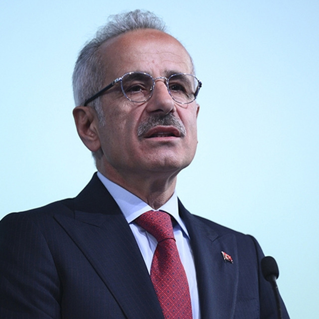 Ulaştırma ve Altyapı Bakanı Uraloğlu'dan "D&uuml;nya Su G&uuml;n&uuml;" mesajı