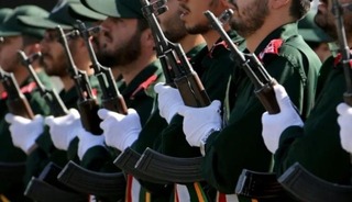 İran Devrim Muhafızları, İsrail'e ve ABD &uuml;slerine elektrik sağlayan &uuml;lkeleri hedef g&ouml;sterdi