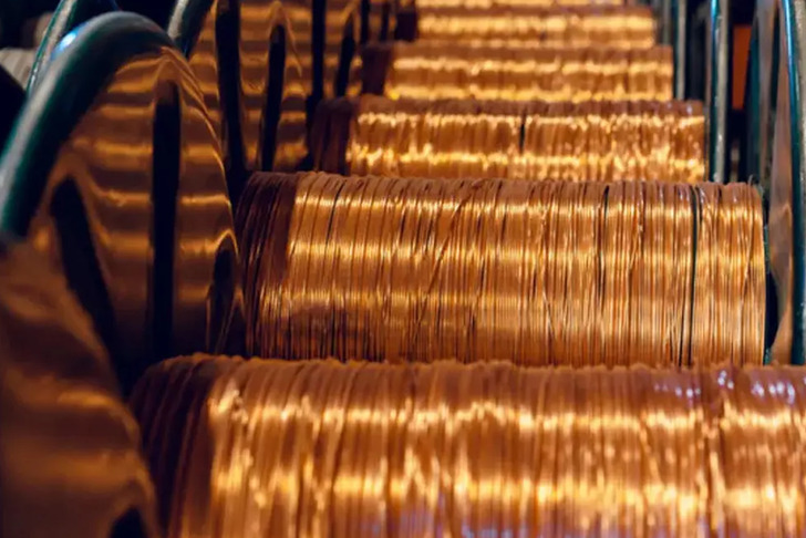 Son 3 ayın en d&uuml;ş&uuml;k seviyesi! Bakır fiyatları 12 bin doların altında