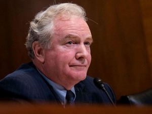 ABD'li Senat&ouml;r Hollen: Trump yalan s&ouml;yl&uuml;yor