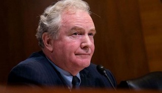 ABD'li Senat&ouml;r Hollen: Trump yalan s&ouml;yl&uuml;yor