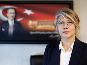 12 yıl &ouml;nce ayrılmıştı! Emine &Uuml;lker Tarhan CHP'ye d&ouml;nd&uuml;