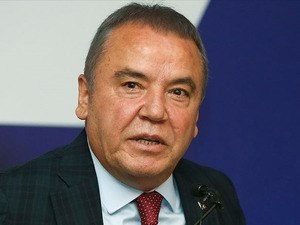 Muhittin B&ouml;cek'in şof&ouml;rleri g&ouml;zaltına alındı