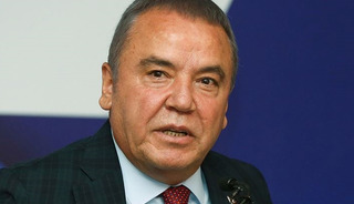 Muhittin B&ouml;cek'in şof&ouml;rleri g&ouml;zaltına alındı