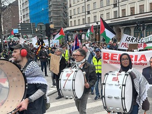 İsve&ccedil;'te, İsrail'in Gazze ve L&uuml;bnan'a y&ouml;nelik saldırıları protesto edildi