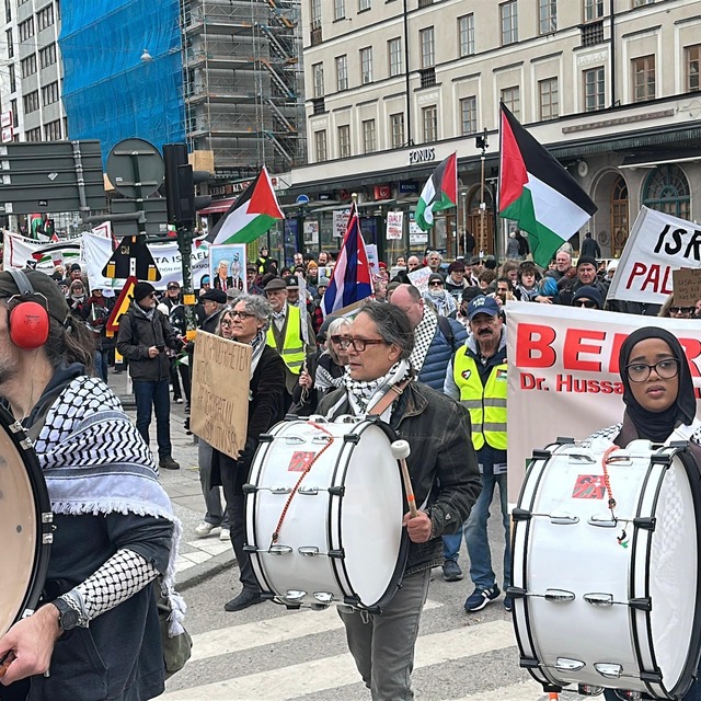 İsve&ccedil;'te, İsrail'in Gazze ve L&uuml;bnan'a y&ouml;nelik saldırıları protesto edildi
