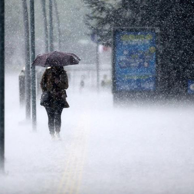 Yağışlı hava yurda yayılıyor! G&uuml;n boyu etkisini s&uuml;rd&uuml;recek