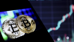 Mart ayına g&uuml;&ccedil;l&uuml; başlayan Bitcoin tepetaklak oldu! Analistlerden uyarı