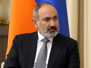 Ermenistan Başbakanı Paşinyan'a kilisede saldırı girişimi