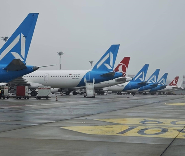 İstanbul'da hava trafiği aksadı! Sabiha G&ouml;k&ccedil;en'de seferler etkilendi