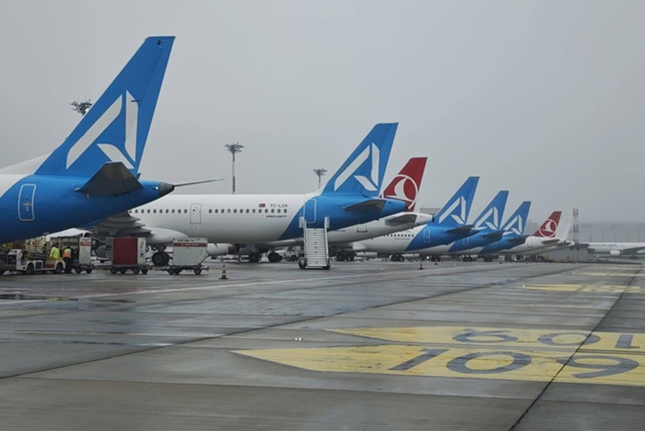 İstanbul'da hava trafiği aksadı! Sabiha G&ouml;k&ccedil;en'de seferler etkilendi