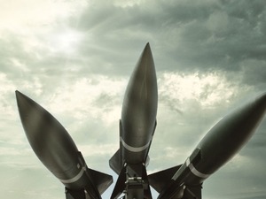 Japonya'dan bir ilk: İki &uuml;sse uzun menzilli f&uuml;zeler konuşlandırdı