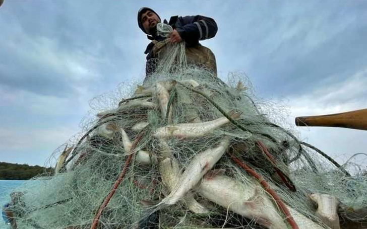 Av yasağı başladı: Tekneler karaya &ccedil;ekildi