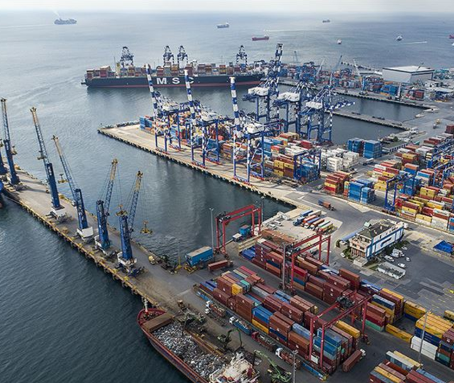 Dış ticaret verileri a&ccedil;ıklandı: İhracat geriledi, a&ccedil;ık 11 milyar doları aştı 