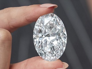 L&uuml;ks&uuml;n Sembol&uuml; &Ccedil;&ouml;kt&uuml;: Pırlanta Fiyatları Dip Yaptı