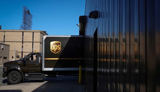 Amazon ve UPS Binlerce Kişiyi &Ccedil;ıkardı: "Yapay Zeka Bizi Kapıya Koydu"